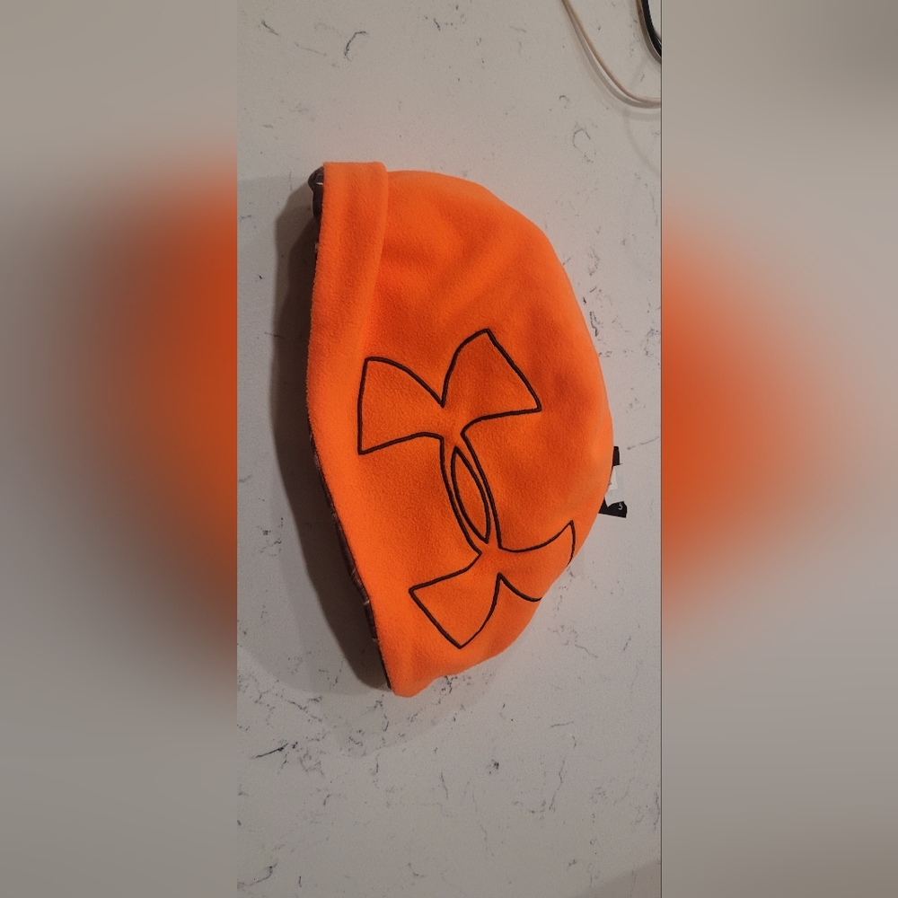 UA reversible hay